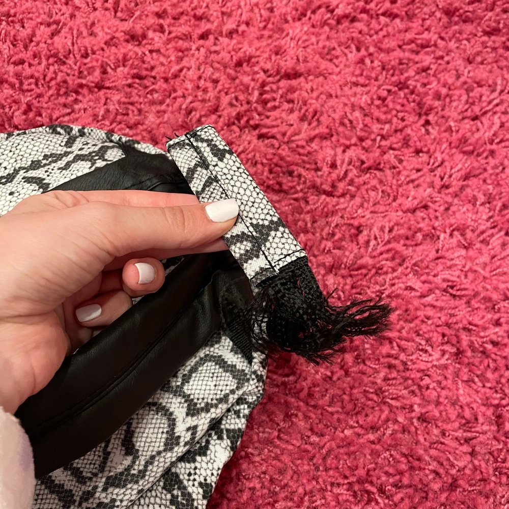 ASOS mini snakeskin backpack - Picture 4 of 5